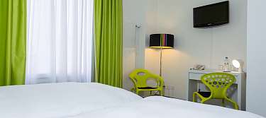 Budget room queen bed or twin beds