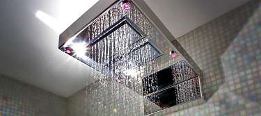 Suite Family room Bathroom with rain shower